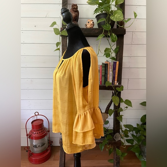 BCX: Cold Shoulder Blouse - Picture 7 of 17
